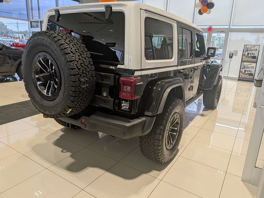 New 2027 Jeep Wrangler 4-DOOR RUBICON X Sport Utility
