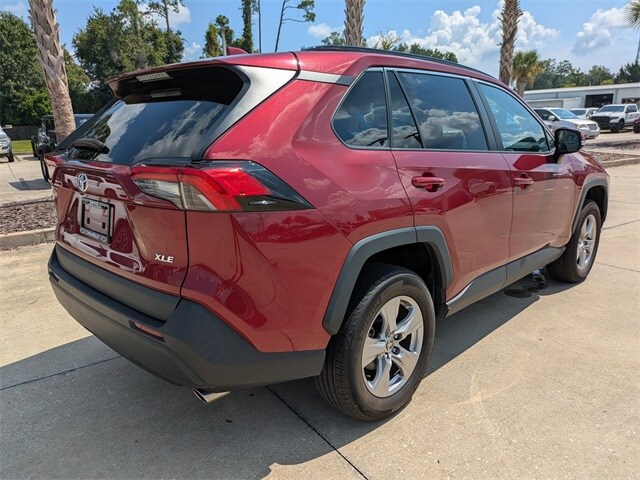 2023 Toyota RAV4 XLE photo 3