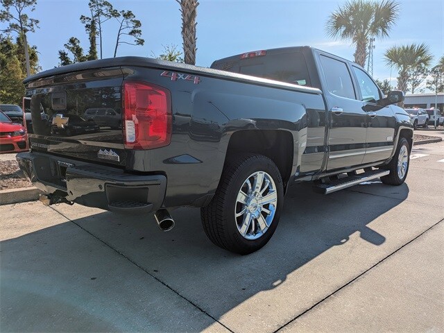 2018 Chevrolet Silverado 1500 High Country photo 3