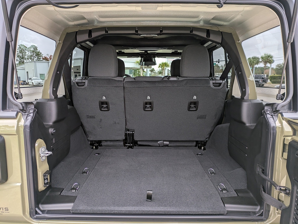 2026 Jeep Wrangler 4-Door Willys - Photo 13
