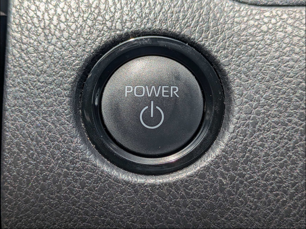 2025 Toyota Camry LE - Photo 31
