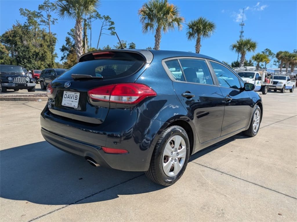 Used 2018 Kia Forte5 LX Hatchback