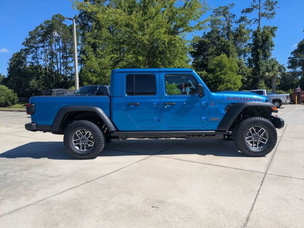 New 2026 Jeep Gladiator Mojave Pickup