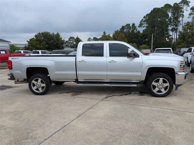 2017 Chevrolet Silverado 2500HD LTZ photo 2