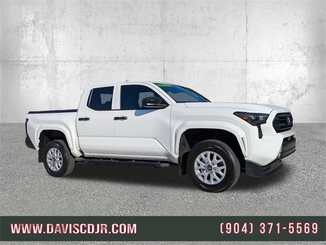 2024 Toyota Tacoma SR's photo