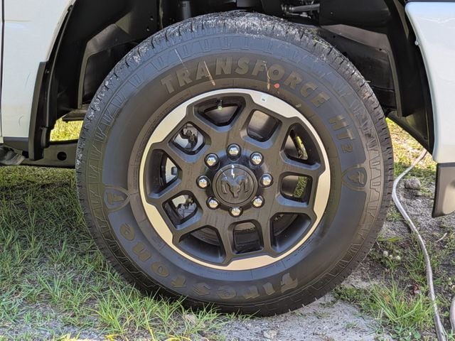 2025 RAM 3500 Laramie - Photo 12