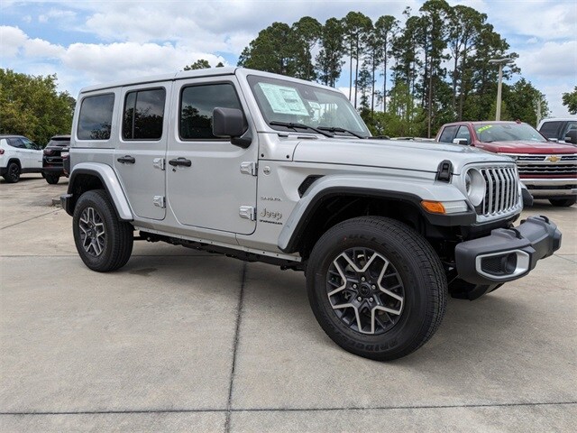 2024 Jeep Wrangler Sahara photo 2