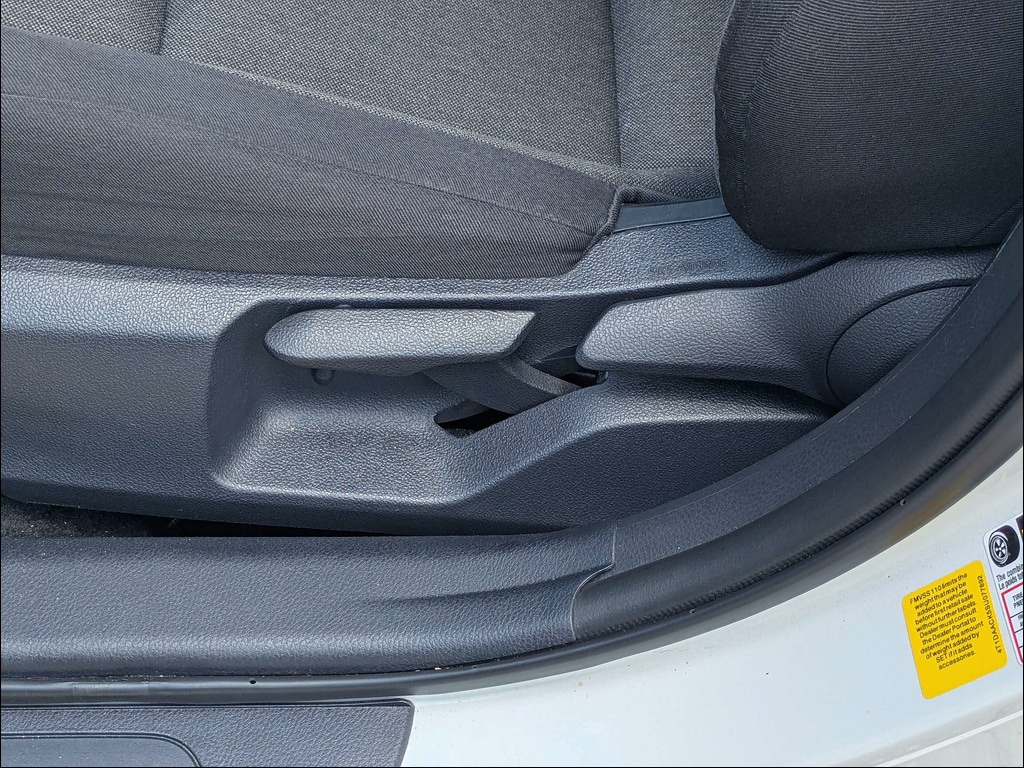 2025 Toyota Camry LE - Photo 19