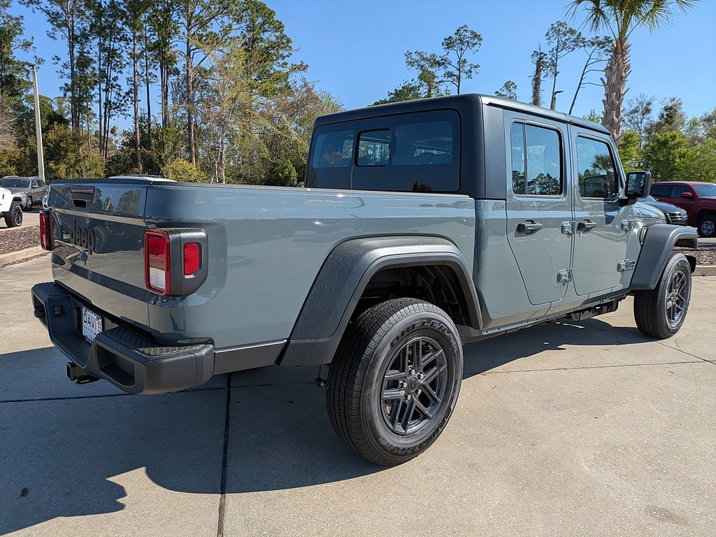 New 2026 Jeep Gladiator SPORT 4X4 Pickup