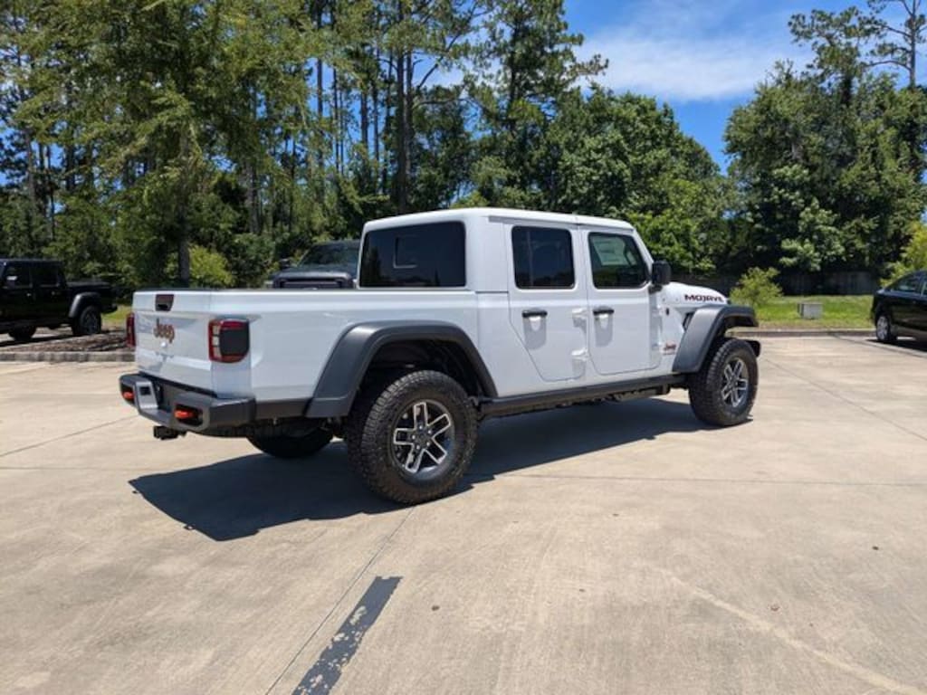 New 2026 Jeep Gladiator Mojave Pickup