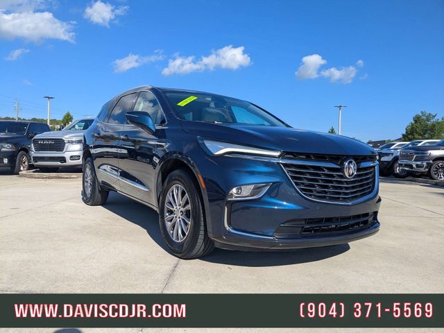 2023 Buick Enclave Essence's photo