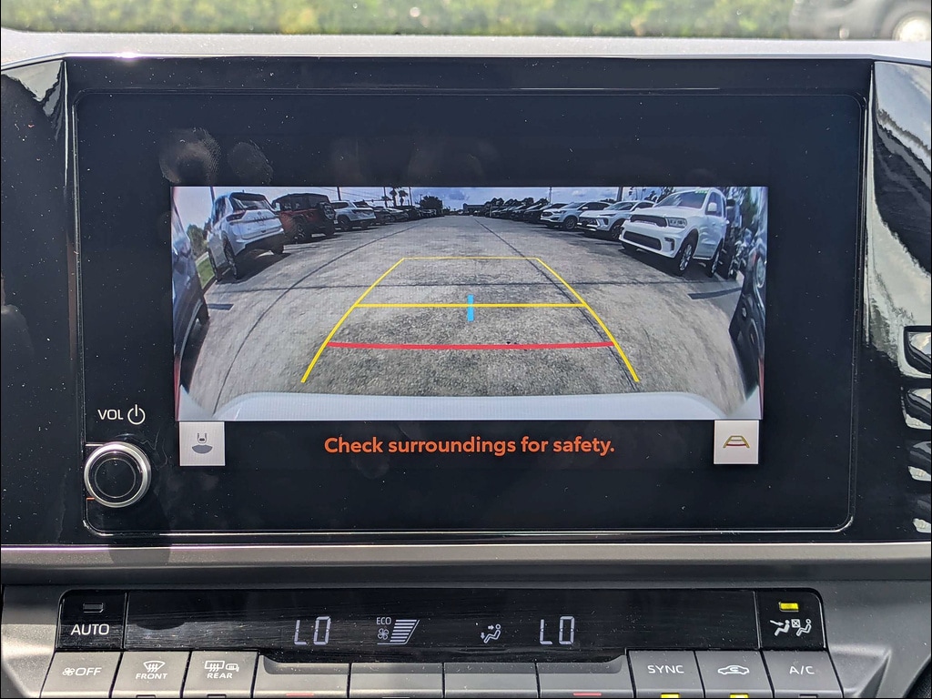 2025 Toyota Camry LE - Photo 20