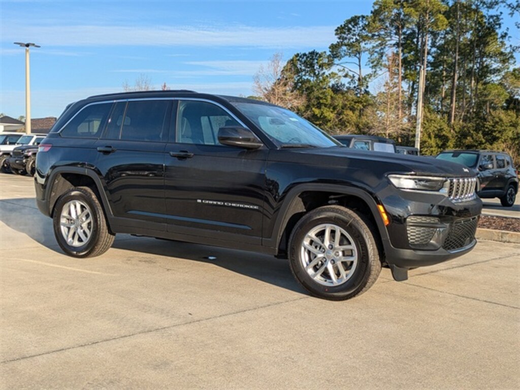 New 2025 Jeep Grand Cherokee Laredo Sport Utility