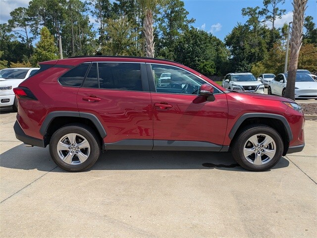 2023 Toyota RAV4 XLE photo 2
