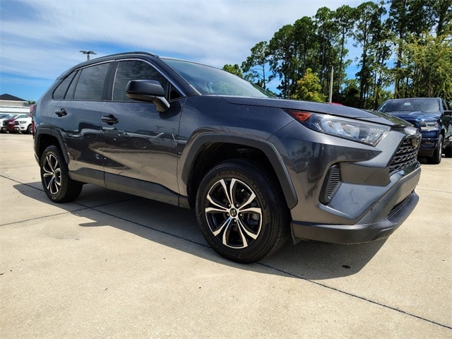 Used 2020 Toyota RAV4 LE with VIN 2T3H1RFV7LC075500 for sale in Yulee, FL