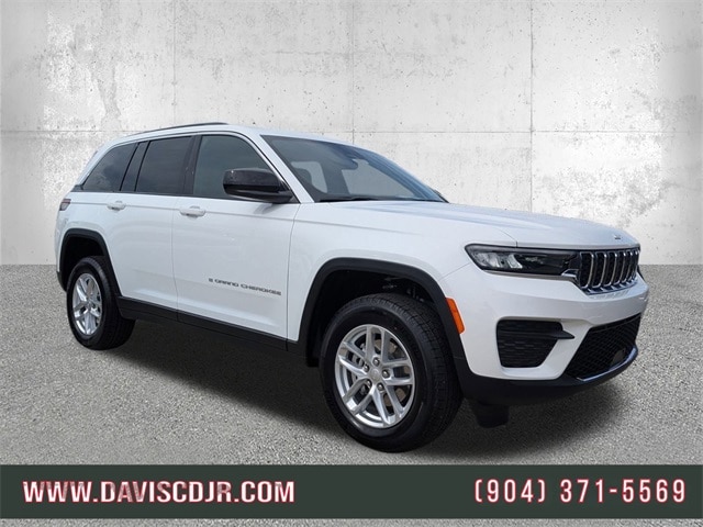 2025 Jeep Grand Cherokee Laredo's photo