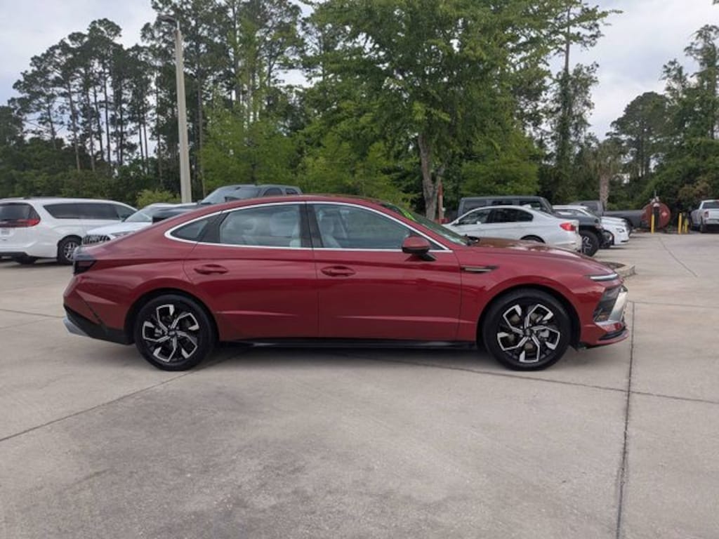 Used 2024 Hyundai Sonata SEL Sedan