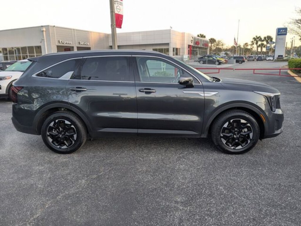 Used 2024 Kia Sorento S SUV