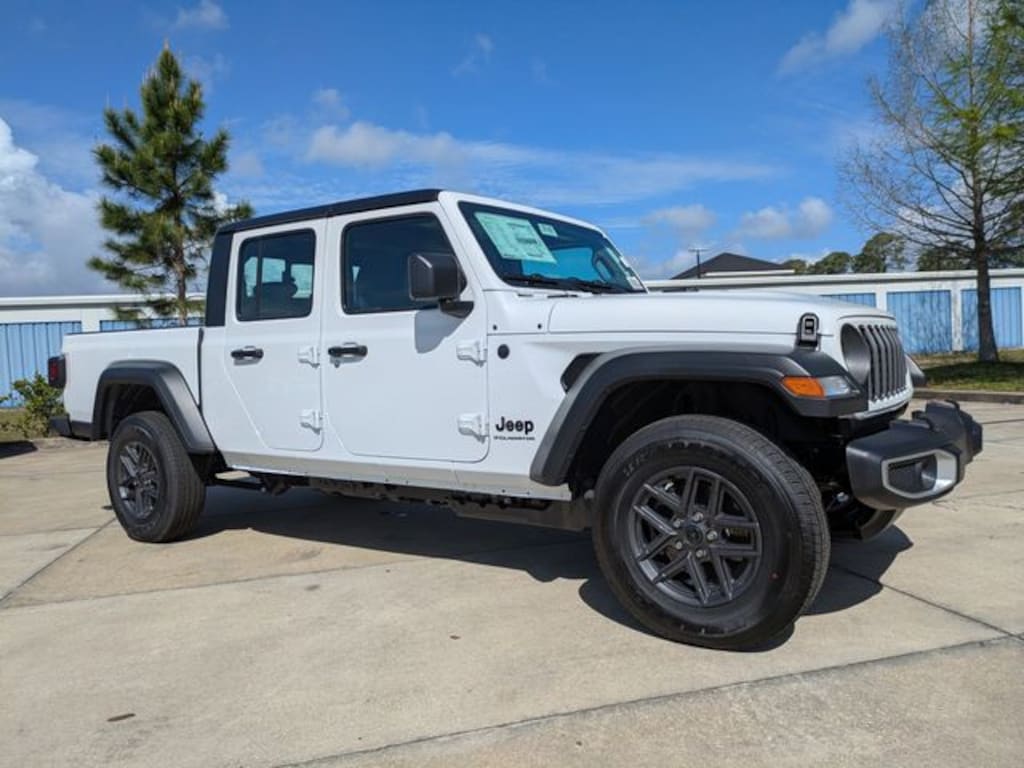 New 2026 Jeep Gladiator Sport Pickup