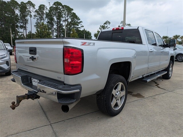 2017 Chevrolet Silverado 2500HD LTZ photo 3