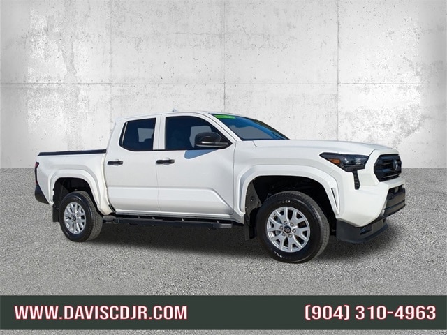 2024 Toyota Tacoma SR's photo