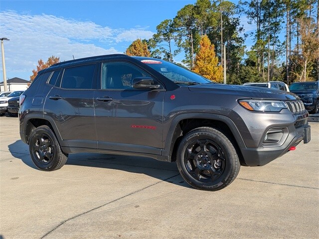 2023 Jeep Compass Trailhawk photo 2