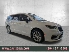 2026 Chrysler Pacifica Limited Passenger Van