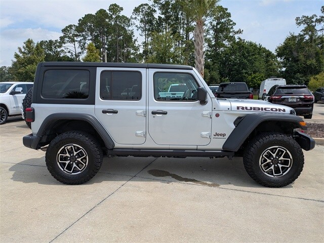 2024 Jeep Wrangler Rubicon photo 2