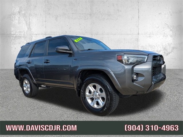 2022 Toyota 4Runner SR5's photo