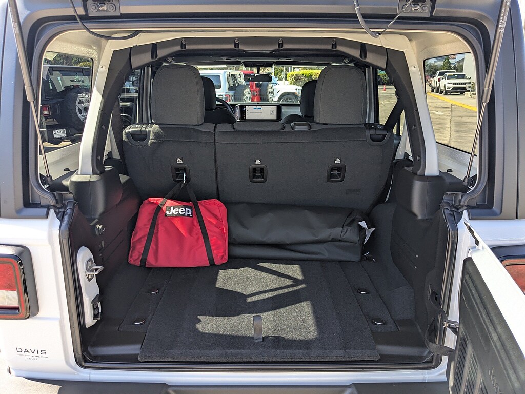 2026 Jeep Wrangler 4-Door Sport - Photo 12