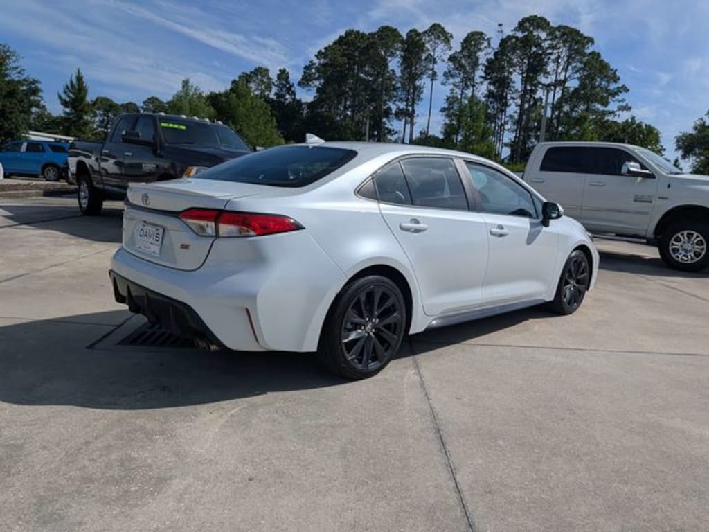 Used 2024 Toyota Corolla SE Sedan