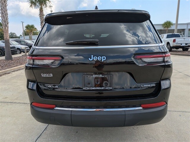 2023 Jeep Grand Cherokee Laredo photo 3