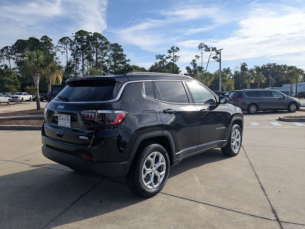 Used 2024 Jeep Compass Latitude