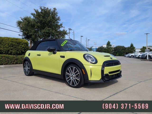2022 MINI Convertible Cooper S's photo