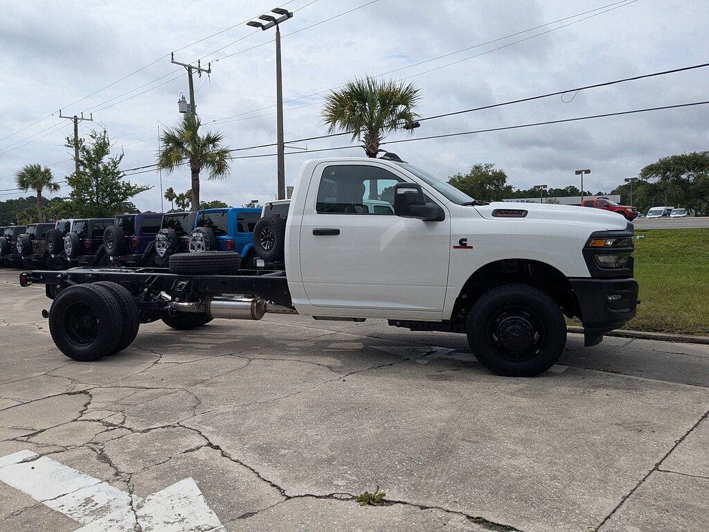 New 2026 Ram 3500 Chassis Cab Tradesman/Big Horn Pickup