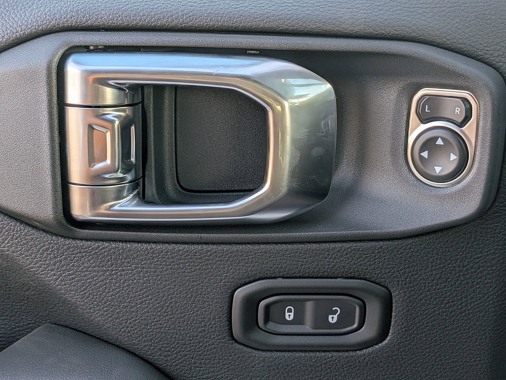 2026 Jeep Wrangler 2-Door Rubicon - Photo 23