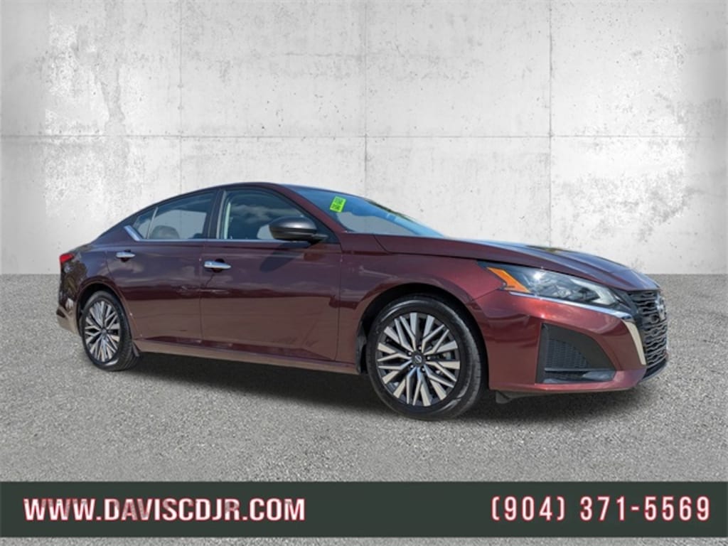Used 2024 Nissan Altima 2.5 SV Sedan