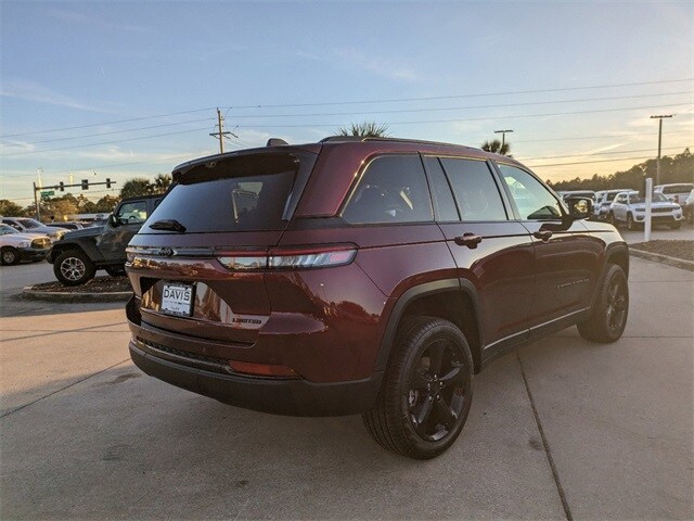 2025 Jeep Grand Cherokee Limited photo 4