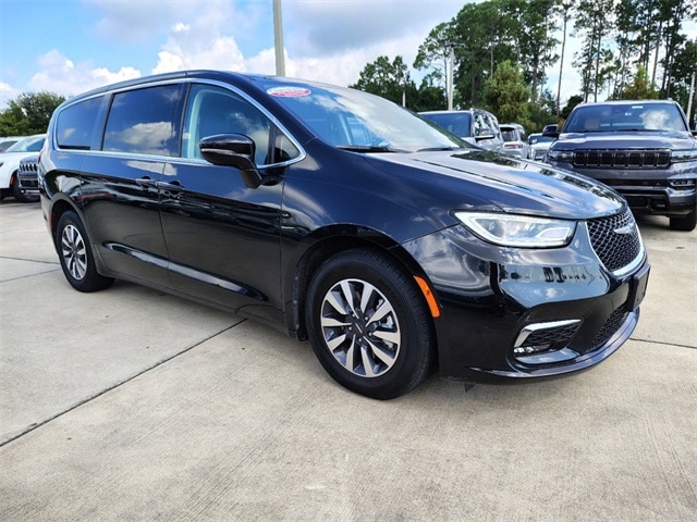 Certified 2022 Chrysler Pacifica Hybrid Touring L with VIN 2C4RC1L74NR167083 for sale in Yulee, FL