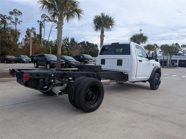2025 Ram 5500 Tradesman photo 3