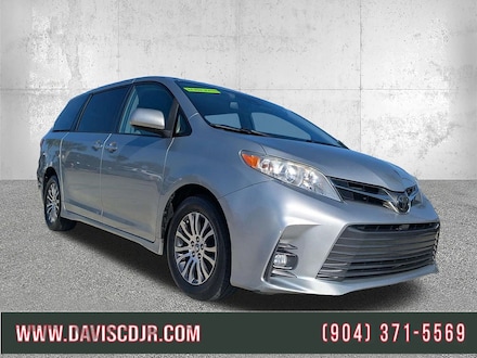 2020 Toyota Sienna XLE 8-Passenger Minivan/Van