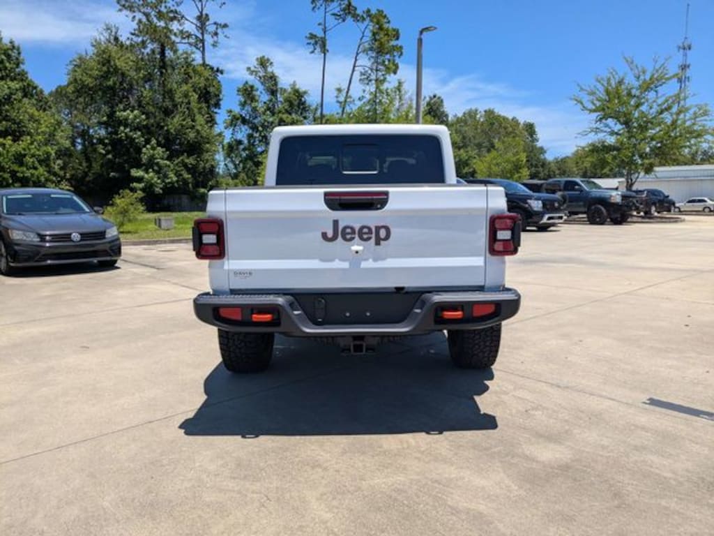 New 2026 Jeep Gladiator Mojave Pickup