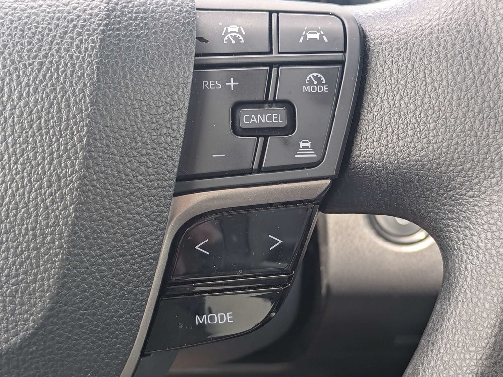 2025 Toyota Camry LE - Photo 25