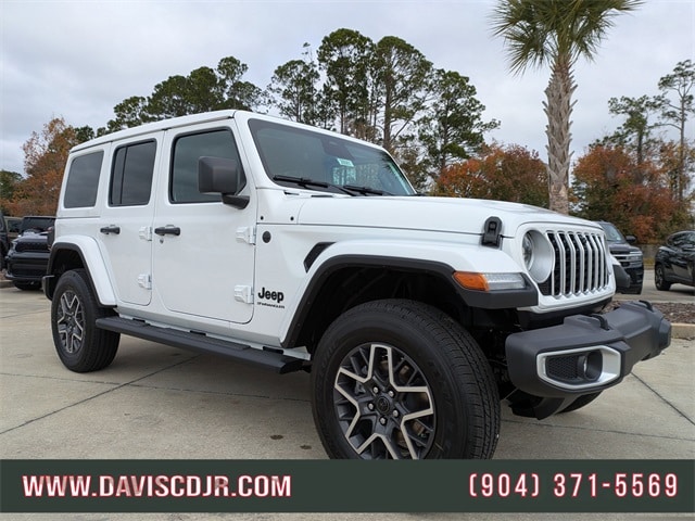 2026 Jeep Wrangler 4-Door Sahara's photo