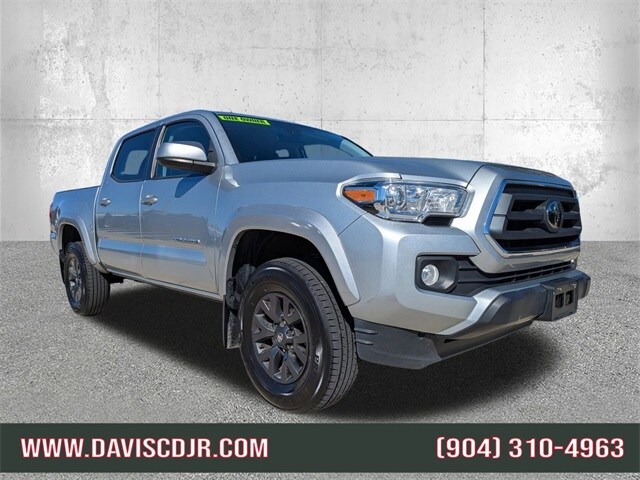 2023 Toyota Tacoma SR5's photo
