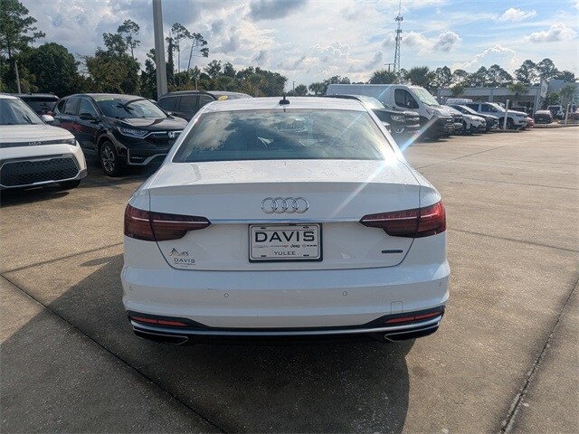 2023 Audi A4 45 S line Premium Plus photo 4