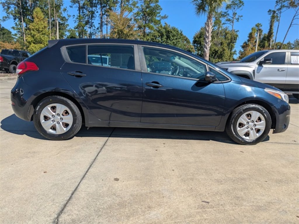 Used 2018 Kia Forte5 LX Hatchback