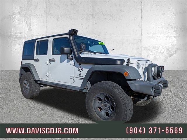 2015 Jeep Wrangler Unlimited Rubicon's photo