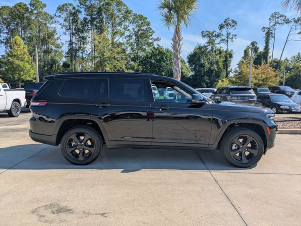New 2025 Jeep Grand Cherokee L Laredo Sport Utility