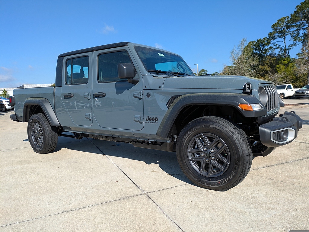 New 2026 Jeep Gladiator SPORT 4X4 Pickup